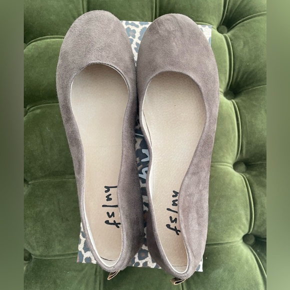 French Sole Shoes - NEW w/box French Sole Sloop Ballet Flat in Grey Suede